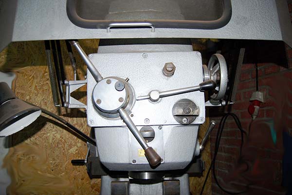 Шпиндельная бабка консольно-фрезерного верстата СФ-40